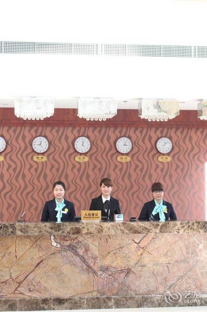 Greentree Inn Shandong Qingdao Wuyishan Road Jiashike Shopping Center Business Hotel Buitenkant foto