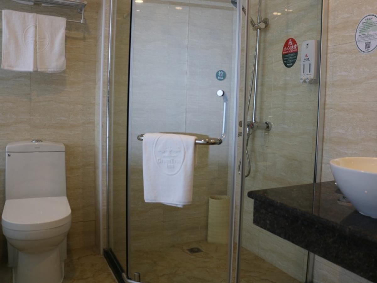 Greentree Inn Shandong Qingdao Wuyishan Road Jiashike Shopping Center Business Hotel Buitenkant foto